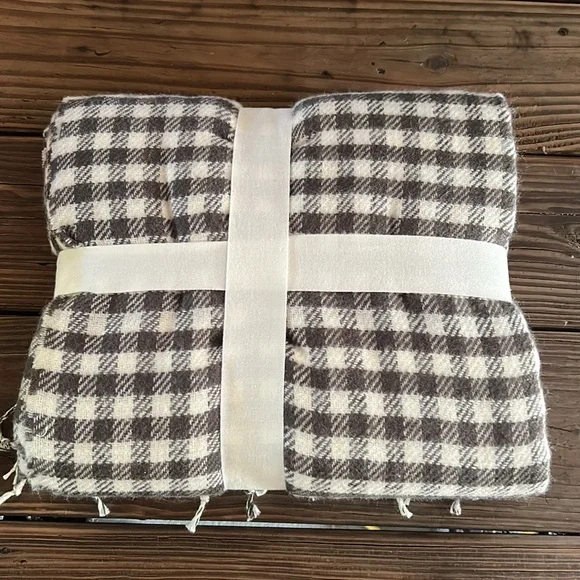 Pottery Barn gingham stripe reversible 50” x 60” throw BNWT - Picture 3 of 5